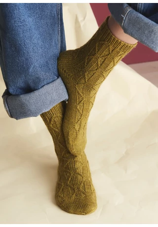 Uniszex zokni kötésmint copf- és csavart patentmintával