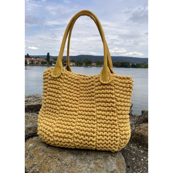 Tote táska bordás lustakötéssel kötve kötésminta nap sárga